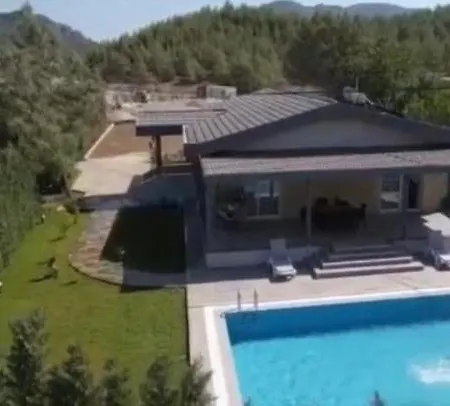 Luxe Villa *